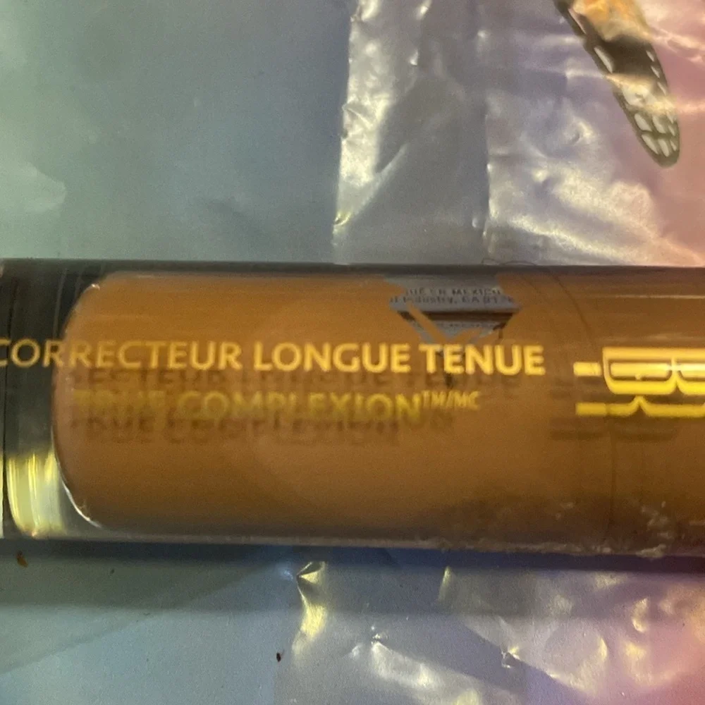 ❤️❤️❤️ HOST PICK!! Concealer/Kabuki Brush Bundle Light to Medium NWT